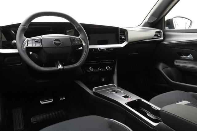 Opel MOKKA 1.2 Turbo Hybrid GS 136 PK Automaat | Navigatie | Camera | Climate control | Keyless | 18" Lichtmetalen velgen | Zwart dak | Extra getint glas