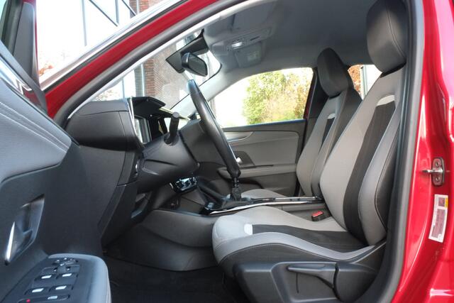 Opel MOKKA 1.2 Turbo Business Elegance Trekhaak, Achteruitrijcamera, Dodehoek detector