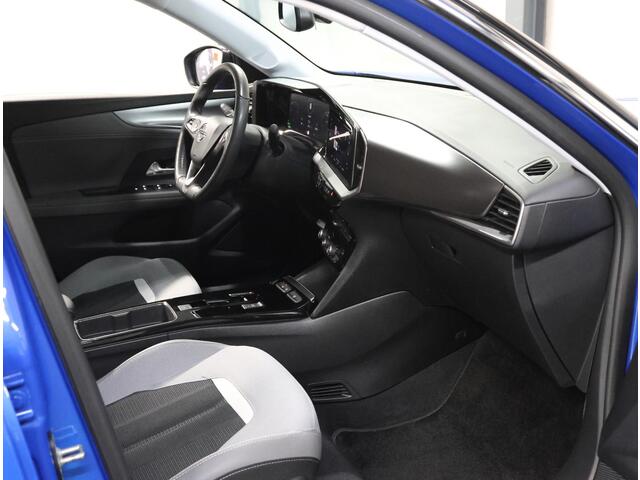 Opel MOKKA Mokka-e Business Elegance 50-kWh 11kw bl. 136PK | 1ste Eigenaar | ACCURAPPORT 92% | Armsteun | StoelStuurVerwarming | Navigatie | Climate Control | Adaptieve Cruise Control | LED | Camera | Isofix | Privacy Glass | Parkeersensoren |