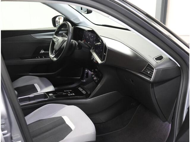 Opel MOKKA 130PK Elegance | 1ste eigenaar | AppleCarPlay/AndroidAuto | Camera | Keyless | Climate Control | Adaptief Cruise Control | Navigatie | Dodehoekdetectie | MatrixLED | AUTOMAAT | Isofix | Privacy Glass | Two-Tone |