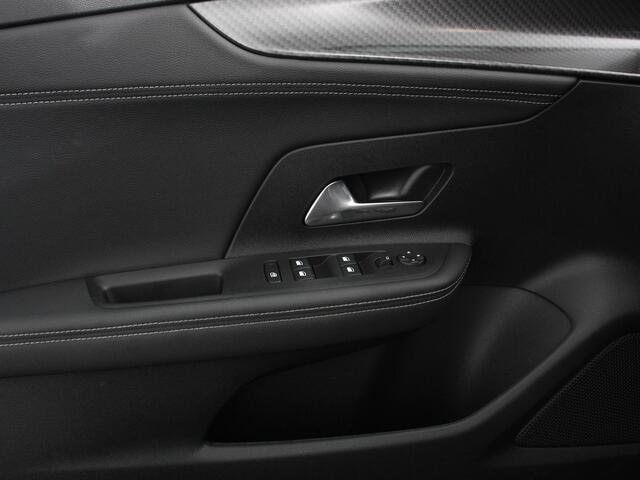 Opel MOKKA Mokka-e Ultimate 50-kWh | Navigatie | Apple Carplay/Android Auto | Adaptive Cruise Control | Parkeersensoren | Camera | Stoel-en stuurwielverwarming | Virtual Cockpit | Full LED