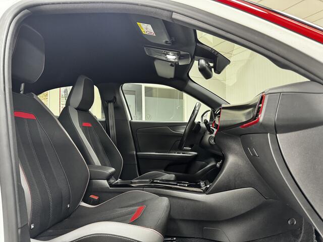 Opel MOKKA 1.2 Turbo GS Line/ Automaat/ Apple + Android/ Camera/ Two-Tone/ LED Koplampen/ DAB+/ Zwarte-Hemel/ Extra getint glas/ Lane-Assist./ Bluetooth/ Multi. LEDER. Stuur/ Half-Leder/ LED Mistl.
