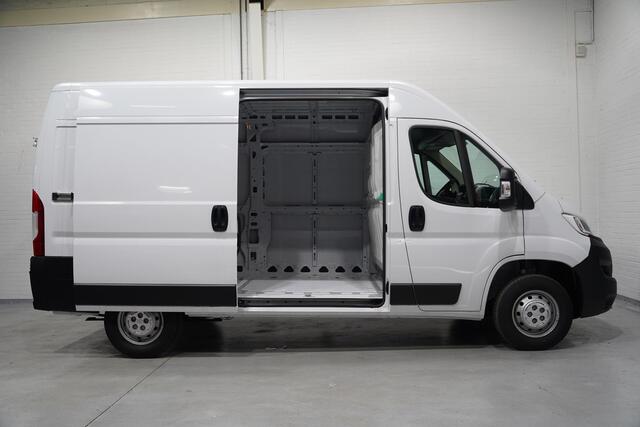 Opel MOVANO 2.2D 140 pk L2H2 Navi, Camera, Aut. Airco Apple Carplay, Cruise Control, 270 Graden Deuren, 3-Zits, Nieuw overjarig