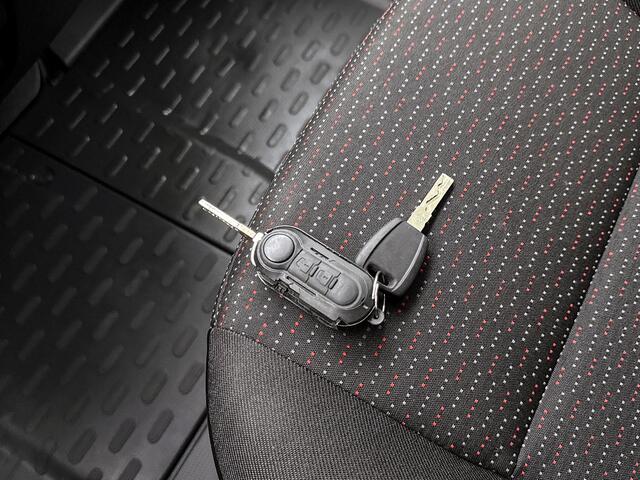 Opel MOVANO 2.2D 140pk Meubelbak Bakwagen met Laadklep Achteruitrijcamera Cruise Control