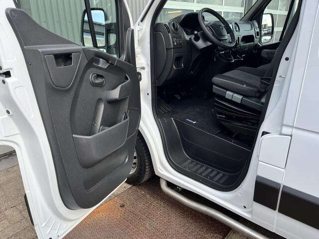 Opel MOVANO 2.3 CDTI BiTurbo L2H2 Kastinrichting Airco Cruise controle Trekhaak 2500kg trekgewicht Imperiaal Euro 6 3-Persoons Bpm vrij voor particulier gebruik!!