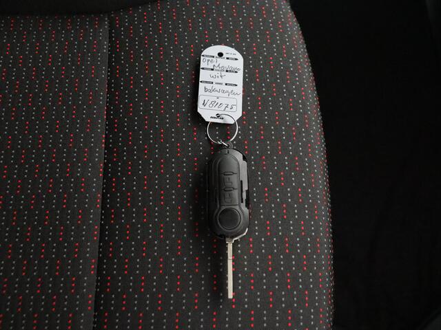 Opel MOVANO 2.3CDTi 140PK Bakwagen+Laadlift | Airco | Camera | 3-Persoons | Dakspoiler