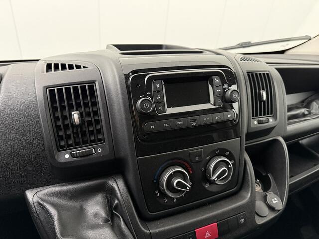 Opel MOVANO 140PK Bakwagen | Laadklep | Dakspoiler | Zijdeur | Airco | Camera | Cruise | 3-Zit