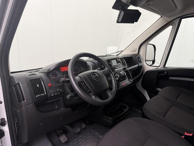 Opel MOVANO 2.2HDi Bakwagen+Laadklep | Airco | Camera | Cruise | 3-Zits