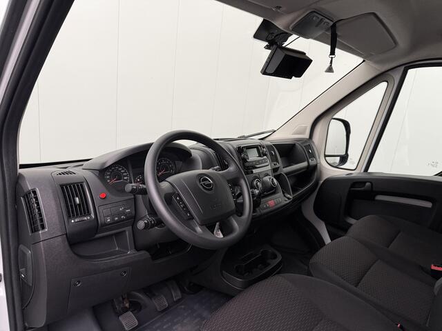 Opel MOVANO Bakwagen+Laadklep | Trekhaak !! | Dakspoiler | Camera | Airco | Cruise | Betimmering | 3-Zits