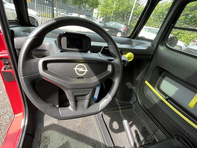 Opel Rocks-e Brommobiel // PANO DAK // RIJBEWIJS AM // VANAF 16 JAAR // 14'' LICHT METALEN VELGEN //