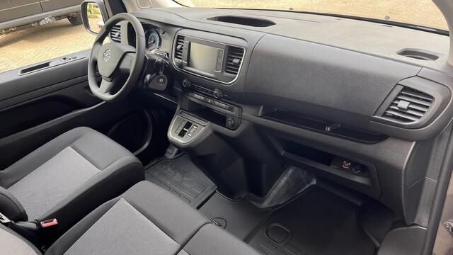 Opel VIVARO Vivaro-e L3 75 kWh 136 PK | NAVI | Multimedia | Apple Carplay | Android Auto | Parkeersensoren achter | Bestuurdersstoel comfort | Bank voorpassagiers met opbergruimte| ECall pakket met geprogrammeerd voorverwarmen | Laadkabel | Reservewiel | van ¤48.669
