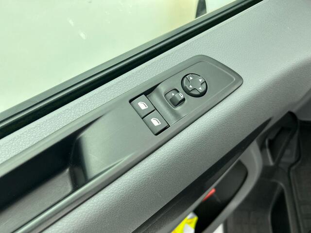 Opel VIVARO Vivaro-e Combi L3H1 75 kWh Opel Vivaro-e Combi 75-kWh L3H1 9-persoons PERSONENBUS Airco| Navi| PDCA