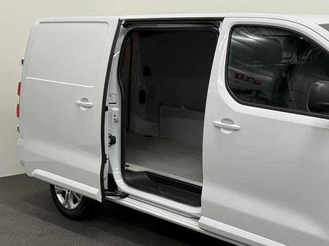 Opel VIVARO 2.0 Diesel 180PK L3 Automaat Apple Carplay / Android Auto Parkeersensoren V+A Trekhaak Camera Navigatie Cruise Control LED koplampen houten afwerking laadruimte