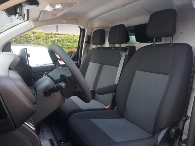 Opel VIVARO Electric L2 75 kWh | 0% rente | Apple Carplay | camera | parkeersensoren voor & achter | dodehoekwaarschuwing | Comfort tussenschot