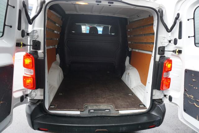 Opel VIVARO 2.0 120pk L3H1 Dubbele cabine 5-zits Navi Apple Carplay Trekhaak Camera Cruise control Imperiaal parkeersensoren