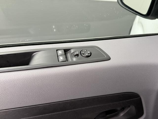 Opel VIVARO Combi 120PK XL Personenbus | 9-Persoons | Prijs incl BTW/BPM ¤ 20.900,-- | Airco | Cruise