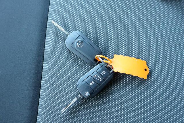 Opel VIVARO 2.0 Diesel 145pk L3 DC 1e Eigenaar | Volledig Onderh | NAP | BTW | 6-Zits | Trekhaak | Carplay | Cruise | DAB | LED | PDC achter