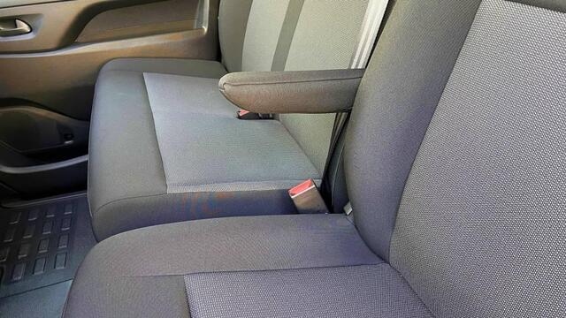 Opel VIVARO Electric L3 75 kWh 136pk | 8 jaar garantie | 0% financial lease | Multimedia | Apple Carplay | Android Auto | Achteruitrijcamera | Parkeersensoren achter | Ditale cockpit | Stuurwielbediening | Bestuurdersstoel comfort | Bank voorpassagiers | van ¤46.880