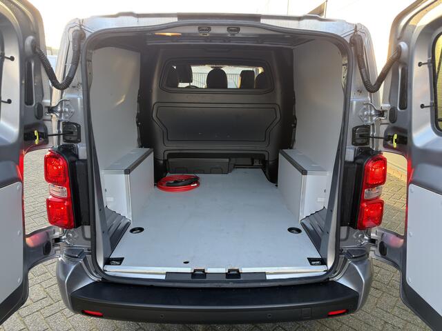 Opel VIVARO Vivaro-e DC 75 kWh (Stoelverwarming - 2x Schuifdeuren - Keyless Entry - Laadruimte betimmering - Automatische Airco - Navigatie - Parkeersensoren V+A - Apple Carplay)