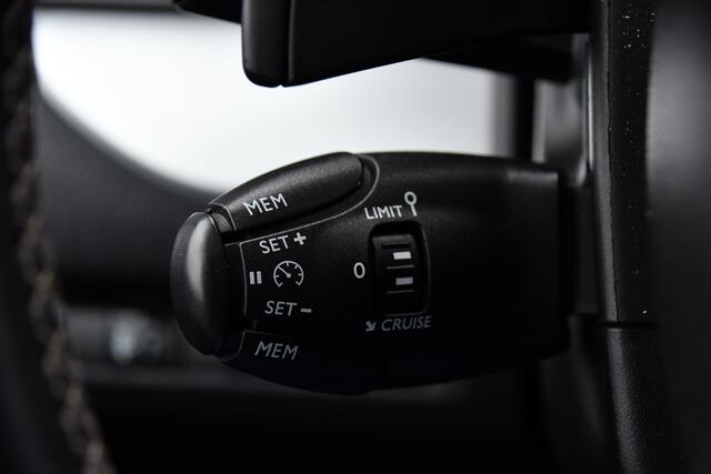 Opel VIVARO 2.0 CDTI L3H1 DC Black Edition Camera, Cruise, Carplay, Stoelverwarming, 2 x Schuifdeur, Sensoren, Clima, Trekhaak, multimedia, Uniek!