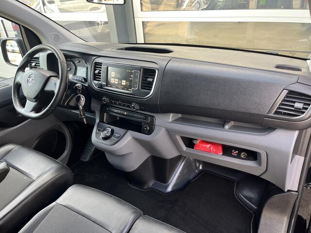 Opel VIVARO 2.0 CDTI L2H1 Dubbele schuifdeur Parkeerhulp voor en achter Achteruitrijcamera Airco Cruise control Kastinrichting Imperiaal Apple Carplay Bluetooth telefoon voorbereiding 3-Persoons Euro 6