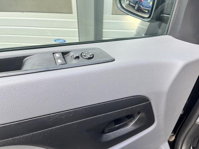 Opel VIVARO 2.0 CDTI L2H1 Dubbele schuifdeur Parkeerhulp voor en achter Achteruitrijcamera Airco Cruise control Kastinrichting Imperiaal Apple Carplay Bluetooth telefoon voorbereiding 3-Persoons Euro 6