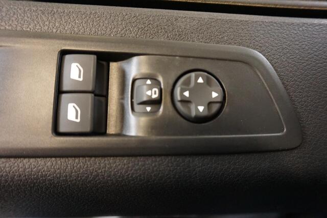 Opel VIVARO 2.0 CDTI L3H1 Dubbele Cabine Automaat Dubbele Cabine Airco Navigatie Trekhaak