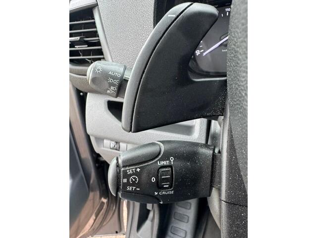 Opel VIVARO 2.0 CDTI 122pk Edition Automaat 3Zits Euro6 51.000km Airco,Navigatie,Camera