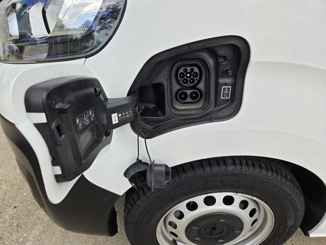 Opel VIVARO Vivaro-e L2 Innovation 50 kWh SNELLADER 9-Persoons Airco Cuisecontrol Accucertificaat aanwezig
