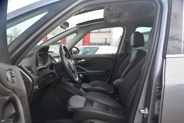 Opel ZAFIRA 1.4 Turbo Business Executive 7p. | Navigatie | Bluetooth | Stoelverwarming | Glazen Dak | LED Lampen | Leer | NL auto!! | OPC line
