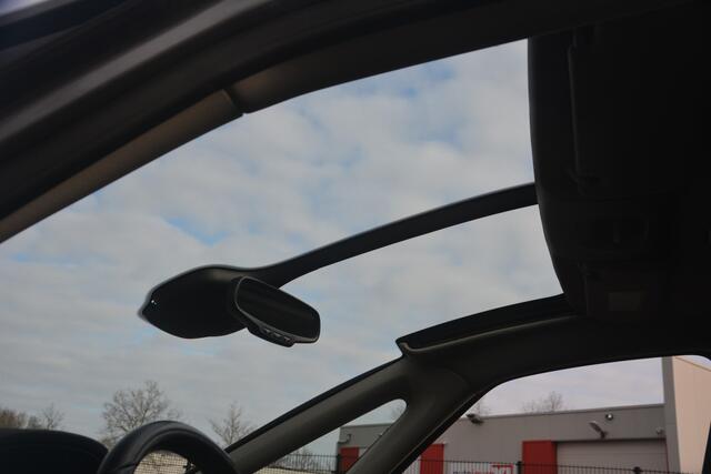 Opel ZAFIRA 1.4 Turbo Business Executive 7p. | Navigatie | Bluetooth | Stoelverwarming | Glazen Dak | LED Lampen | Leer | NL auto!! | OPC line