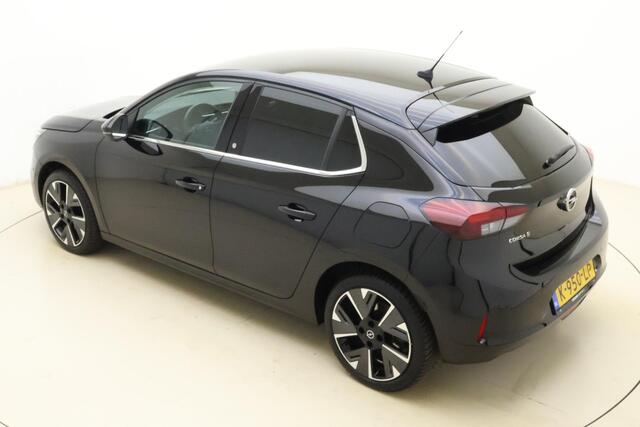 Opel e-Corsa Elegance 50 kWh | 17" Lichtmetalen velgen | Navigatie | Camera | Climate control | Keyless | Extra getint glas | Cruise control