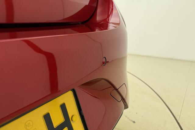 Opel e-Corsa Electric Long Range Yes 51 kWh | Climate control | Stoel & Stuurverwarming | Keyless | Zwart dak | Weinig kilometers | Navigatie via Carplay