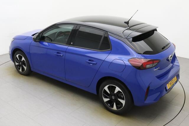 Opel e-Corsa 50 kWh 136pk GS | Navigatie | Warmtepomp | Camera | Climate Control | Lichtmetalen velgen | Parkeersensoren | Privacy glass | Zwart dak | Sportieve uitvoering