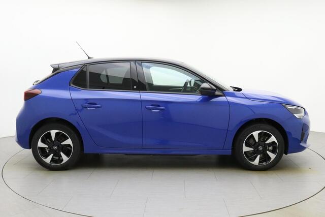 Opel e-Corsa 50 kWh 136pk GS | Navigatie | Warmtepomp | Camera | Climate Control | Lichtmetalen velgen | Parkeersensoren | Privacy glass | Zwart dak | Sportieve uitvoering