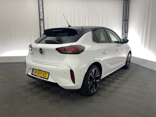 Opel e-Corsa Ultimate 3 fase 50 kWh | CarPlay | Pano dak | Stoel Massage | Sport Stoelen | Navi | DAB |