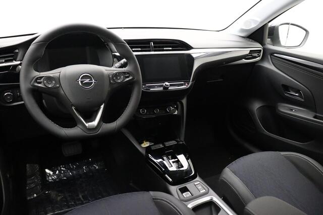 Opel e-Corsa Elegance 50 kWh | Uniek! Lage KM-stand! | Navigatie | Warmtepomp | Verwarmbare voorstoelen | Climate control | Cruise control | LED koplampen | Lichtmetalen velgen | metallic lak