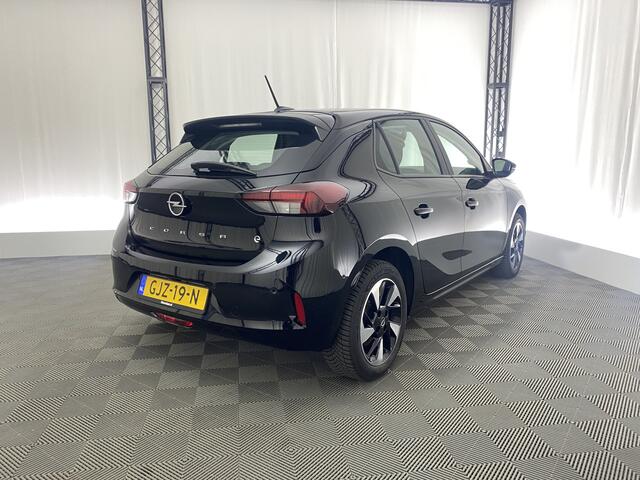 Opel e-Corsa Electric 50 kWh | Apple carplay | Navigatie | Camera | Dodehoek | Cruise | LED | Rijstrooksensor |