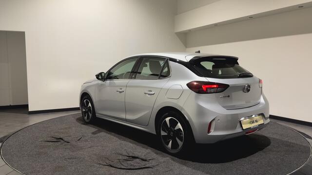 Opel e-Corsa Elegance 50 kWh | Achteruitrijcamera | Wartmepomp | Hill Hold | Soh (batterijcheck) Waarde 98,6 %