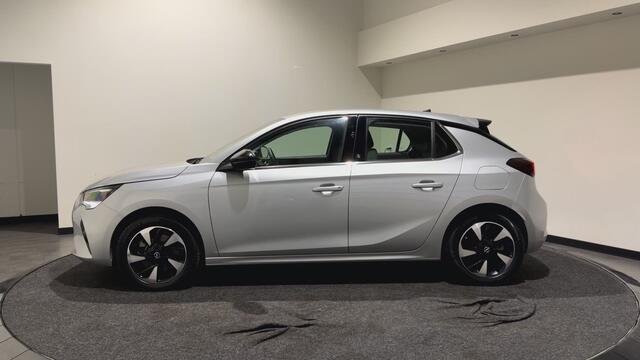 Opel e-Corsa Elegance 50 kWh | Achteruitrijcamera | Wartmepomp | Hill Hold | Soh (batterijcheck) Waarde 98,6 %