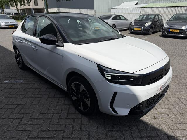 Opel e-Corsa Electric Ultimate 50 kWh (Camera - LED - Automatische Airco - Alcantara - Stoel-/- Stuurverwarming - Navigatie via APP - Parkeersensoren V+A - Two Tone - Dodehoekdetectie)