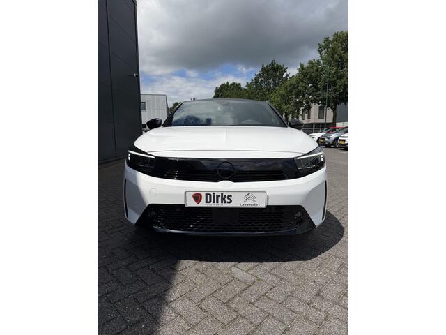 Opel e-Corsa Electric Ultimate 50 kWh (Camera - LED - Automatische Airco - Alcantara - Stoel-/- Stuurverwarming - Navigatie via APP - Parkeersensoren V+A - Two Tone - Dodehoekdetectie)