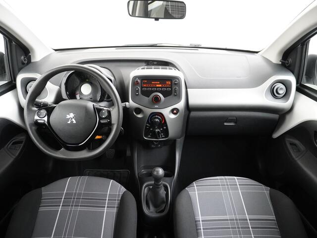 Peugeot 108 1.0I 70PK e-VTi 5Drs Airco Isofix ESP CV met afstandsbediening Elek.ramen Active BluetoothPack Premium **SLECHTS 31.518 KM ** ¤ 23,- Wegenbelasting p/m 100% Dealeronderhouden Origineel Nederlandse Auto