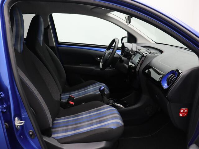 Peugeot 108 1.0 e-VTi Collection | Achteruitrijcamera | Cruise control | Keyless entry en start | Bluetooth | Rijbaan assistent |