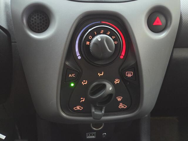 Peugeot 108 1.0 e-VTi Active | Pack Premium | DAB | Airco | Getint glas |*