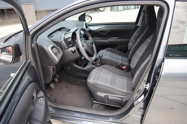 Peugeot 108 1.0 e-VTi Pack Premium Sparco Airco, 5drs, NL auto Aanbieding!