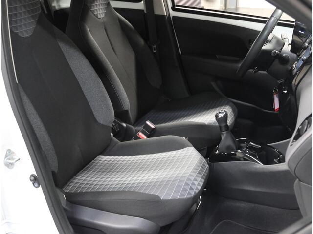 Peugeot 108 1.0 e-VTi Allure | 1ste eigenaar | AppleCarplay/AndroidAuto | Climate Control | Camera | Bluetooth | LED | Start/Stop Systeem | Buitenspiegels elektrisch verstel -en verwarmbaar | 15"LMV | Isofix |