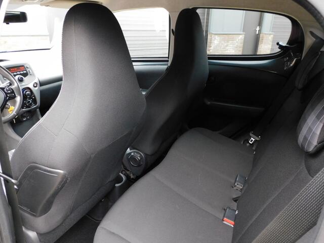 Peugeot 108 1.0 e-VTi Active 1e EIGENAAR! DEALER ONDERHOUDEN! BLUETOOTH! AIRCO!
