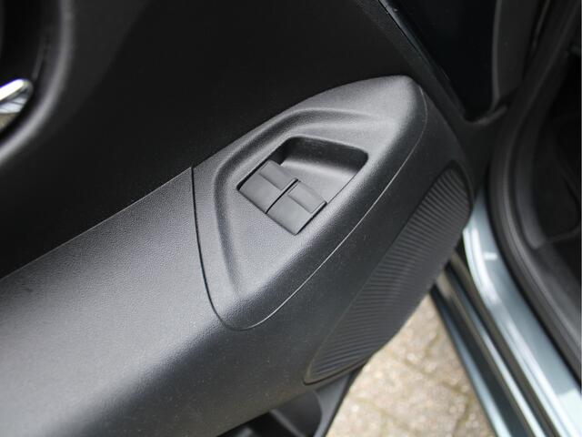 Peugeot 108 1.0 e-VTi Blue Lease Executive Camera/ClimateComtrol/15"LMV/AppleCarplay/AndroidAuto