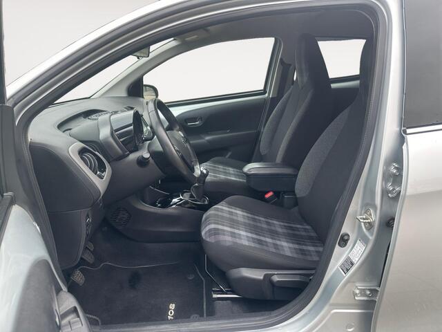 Peugeot 108 1.0 e-VTi Allure | CLIMATE | TWO-TONE LAK | TOP STAAT | 12 MAANDEN BOVAG GARANTIE |